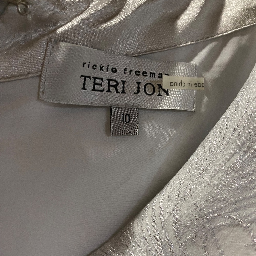 Teri Jon by Rickie Freeman - white and silver one shoulder peplum gown - Picture 4 of 5